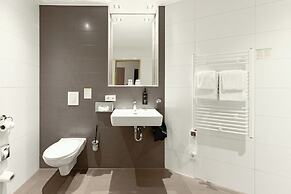 Garner Hotel Dusseldorf Main Station by IHG