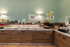 Garner Hotel Dusseldorf Main Station by IHG