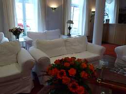 Hotel Commodore