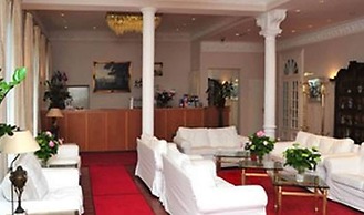 Hotel Commodore