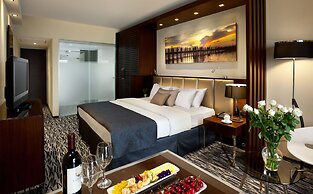 Carlton Tel Aviv Hotel