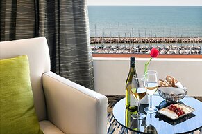 Carlton Tel Aviv Hotel