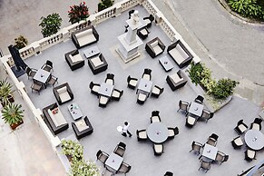 The Eliott Hotel