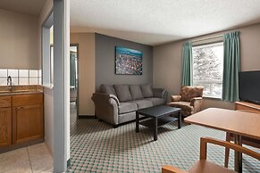 Travelodge by Wyndham Edmonton Airport