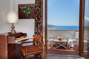 Grand Hotel De Rose