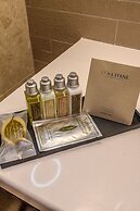 La Clef Louvre Paris by The Crest Collection