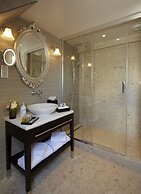 La Clef Louvre Paris by The Crest Collection