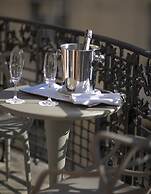 La Clef Louvre Paris by The Crest Collection