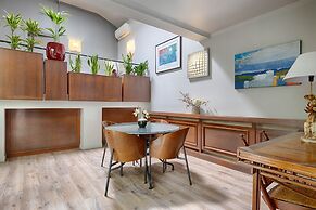 Hotel Apollinaire