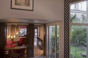 Hotel Apollinaire
