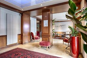 Hotel Apollinaire