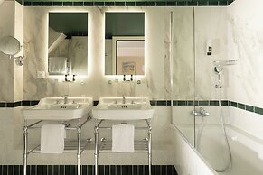 Almarine Eiffel Hotel & Spa