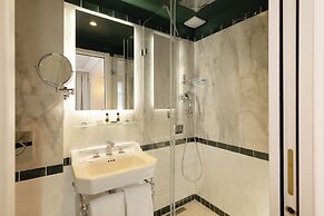 Almarine Eiffel Hotel & Spa