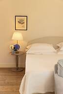 Dorion Hotel