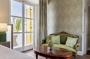 Dorion Hotel