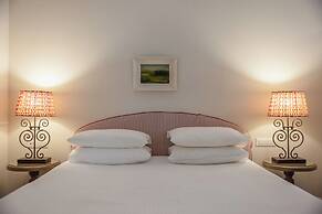 Dorion Hotel