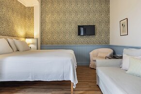 Dorion Hotel