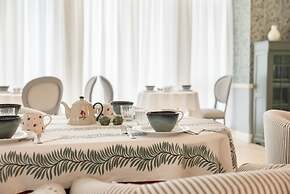 Dorion Hotel