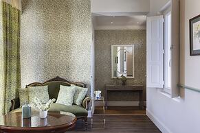 Dorion Hotel
