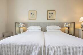 Dorion Hotel