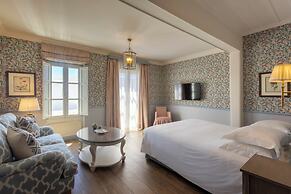 Dorion Hotel