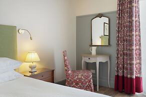 Dorion Hotel