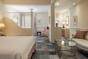 Dorion Hotel