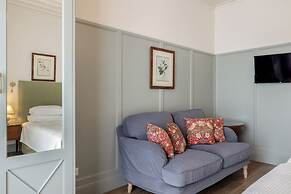 Dorion Hotel