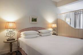 Dorion Hotel
