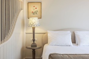 Dorion Hotel