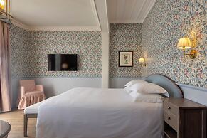 Dorion Hotel
