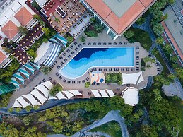 Pine Bay Holiday Resort