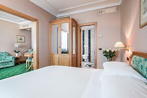 Royal Garden Hotel