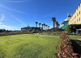 Royal Garden Hotel