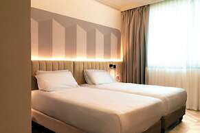 Royal Garden Hotel