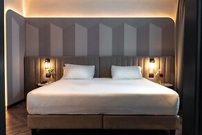 Royal Garden Hotel