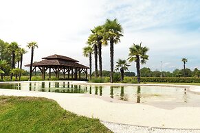 Royal Garden Hotel