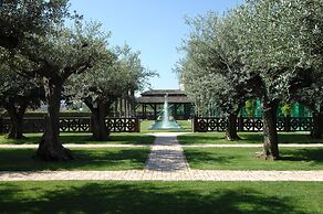 Royal Garden Hotel