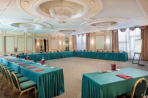 Royal Garden Hotel