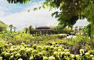 Royal Garden Hotel