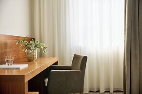 Lucy Hotel