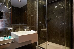 Lucy Hotel