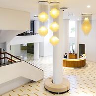 Lucy Hotel