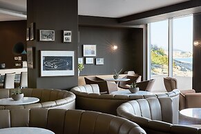 Lucy Hotel