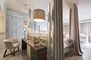 Palladium Hotel