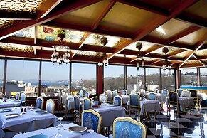 Seres Hotel