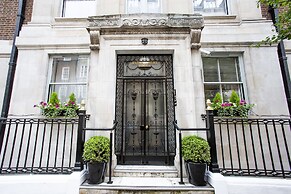 Astor Court Hotel