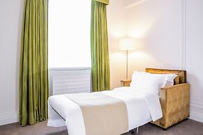 Astor Court Hotel