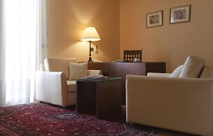 Mayflower Hotel