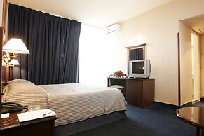 Mayflower Hotel